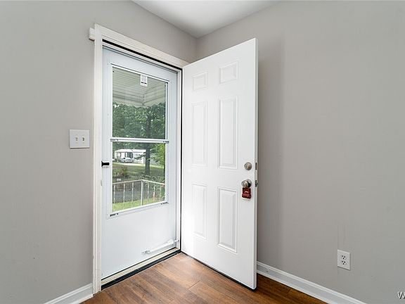 4th image of 3416 Camp St NE
