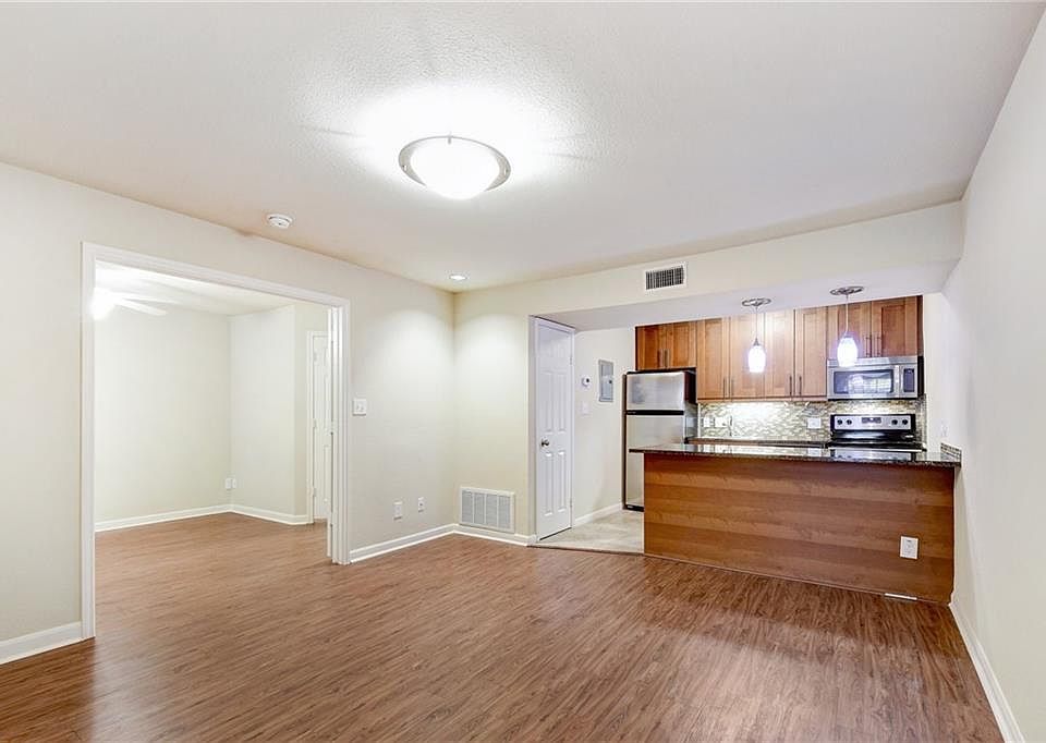 1st image of 7685 Northcross Dr Unit 903