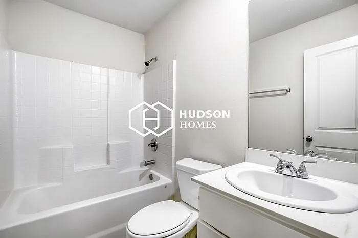 621 W Sabine St — Photo 11