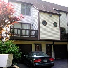 21 Compton St APT 1, New Haven, CT 06511