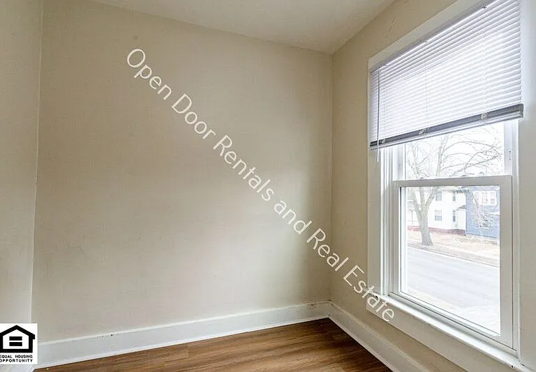 2516 S Lafayette St — Photo 17
