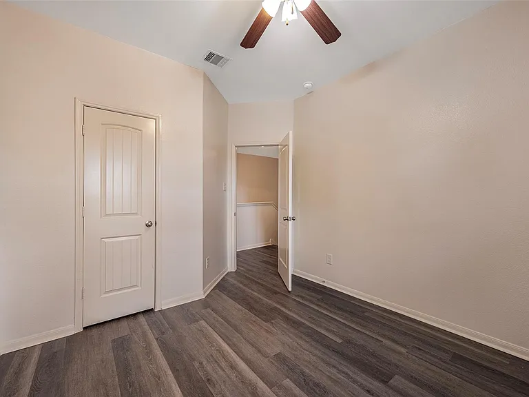 106 Crown Point Ct — Photo 20