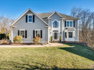 37 Sovereign Rdg, Cromwell, CT 06416