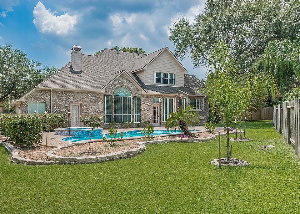 1st image of 17011 Chapel Park Ct
