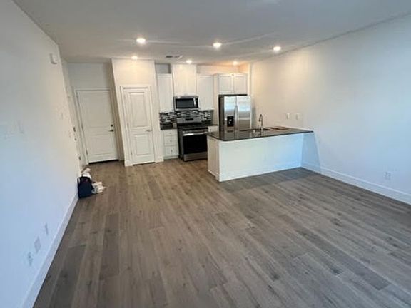 3rd image of 4209 Fawnridge Pl