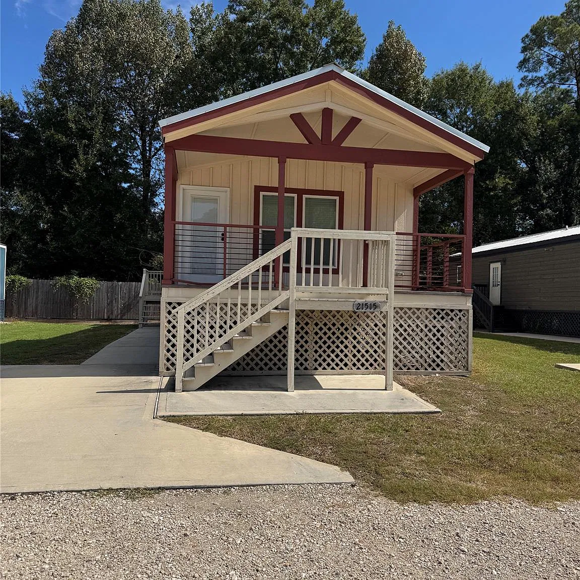 2 bed, 1.0 bath, 1224 sqft, $1,400 — Photo 1