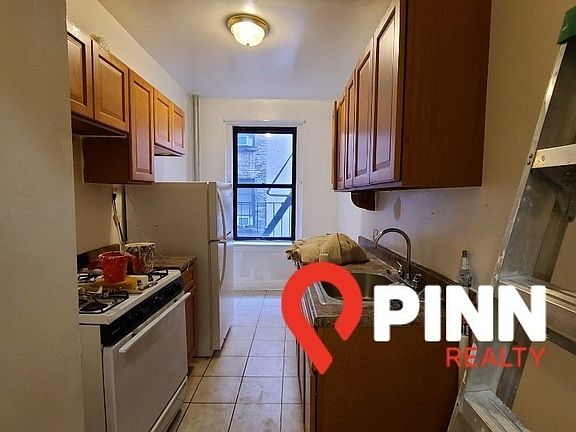 2nd image of 3400 Tryon Ave APT B5