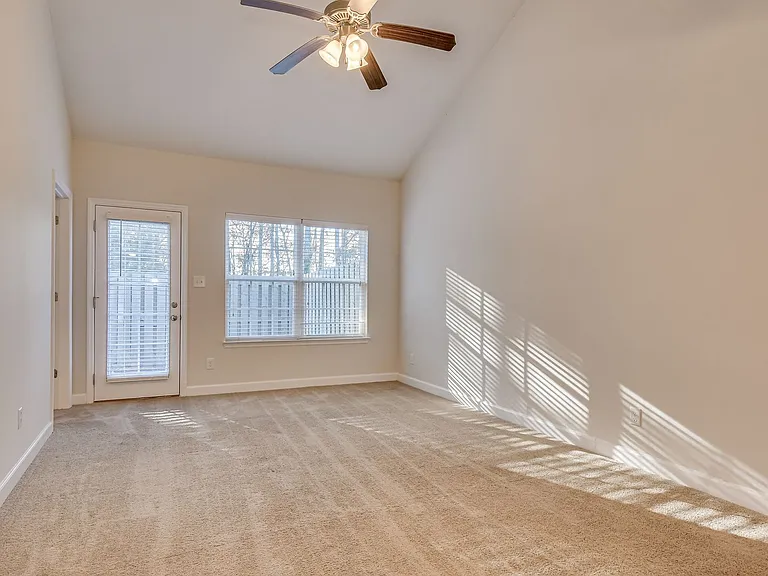 Stonewyck Luxury Townhomes — Photo 34