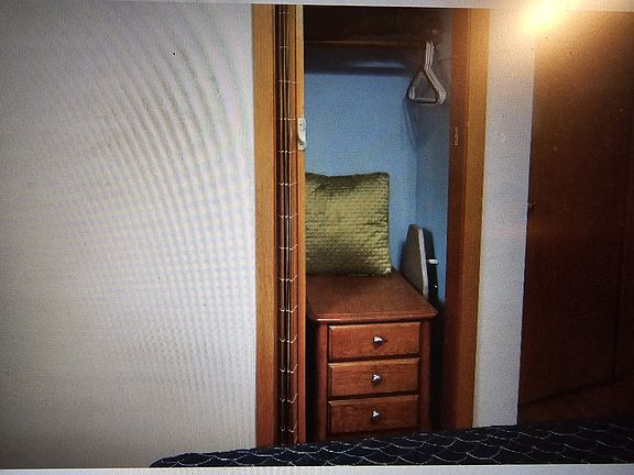 5th image of 806 5th St NW