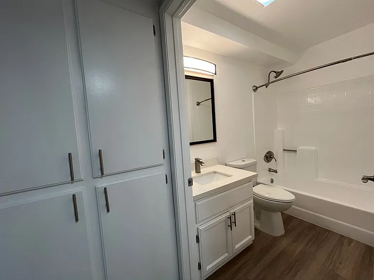 315 Virgil — Photo 21