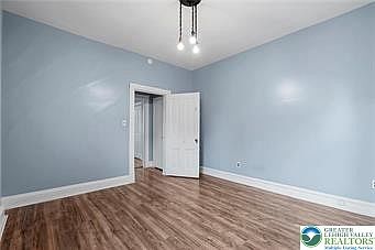 5th image of 419 W West 4th St #1
