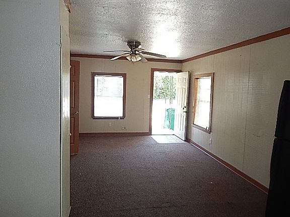 4th image of 608 Hughes St