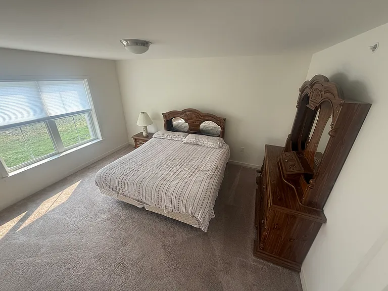 7223 White Oak Blvd — Photo 5