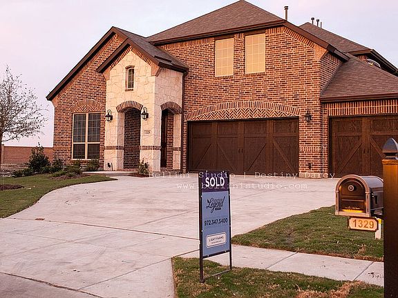 2nd image of 1329 Skyflower Ln