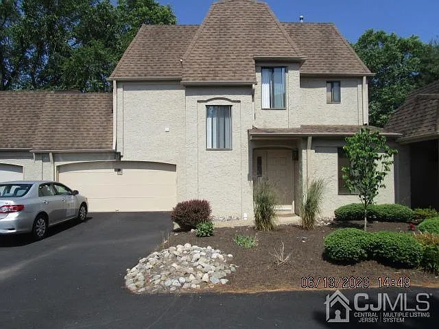 4 Gate House Ln — Photo 1