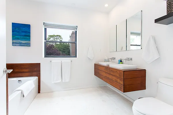 Sold by Botensten Properties International | media 8