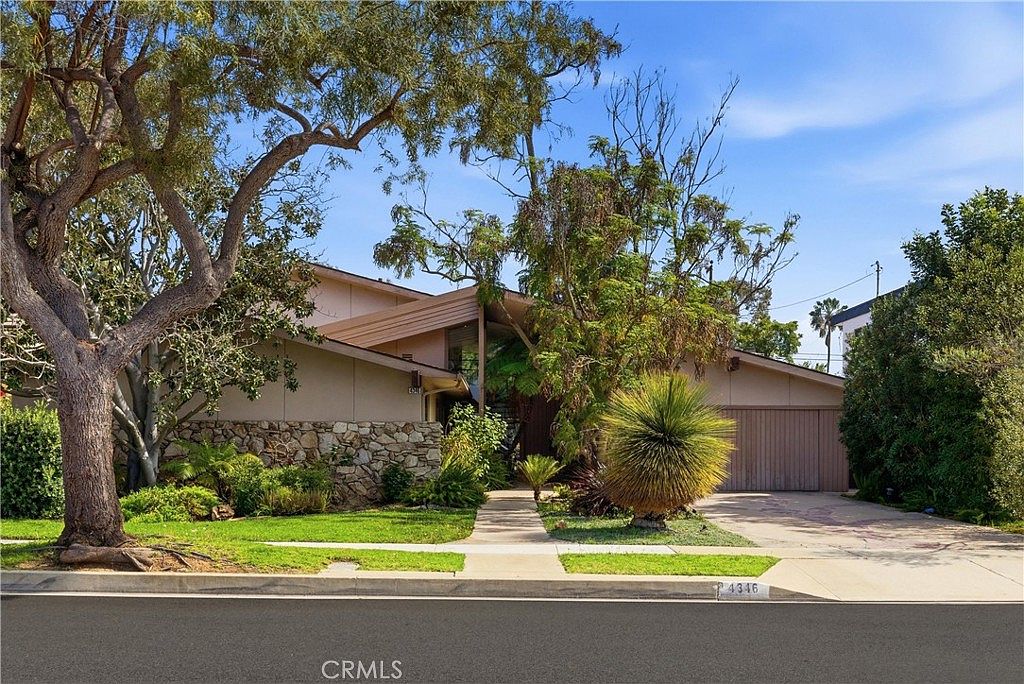 4346 Fairway Dr