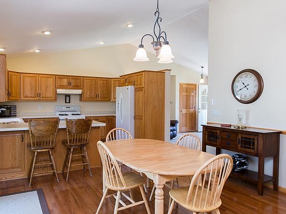 2nd image of 1406 Villa Park Ct