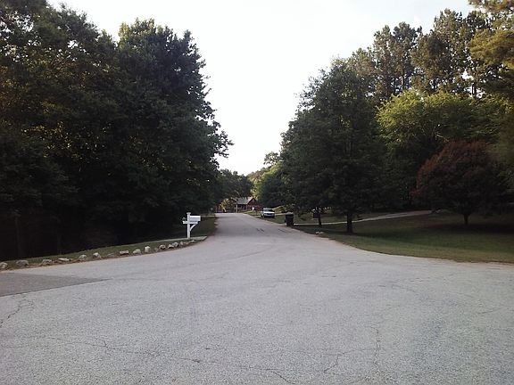 5th image of 4754 Pine Dr