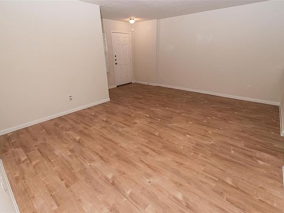 4th image of 5722 Long Arbor Ln