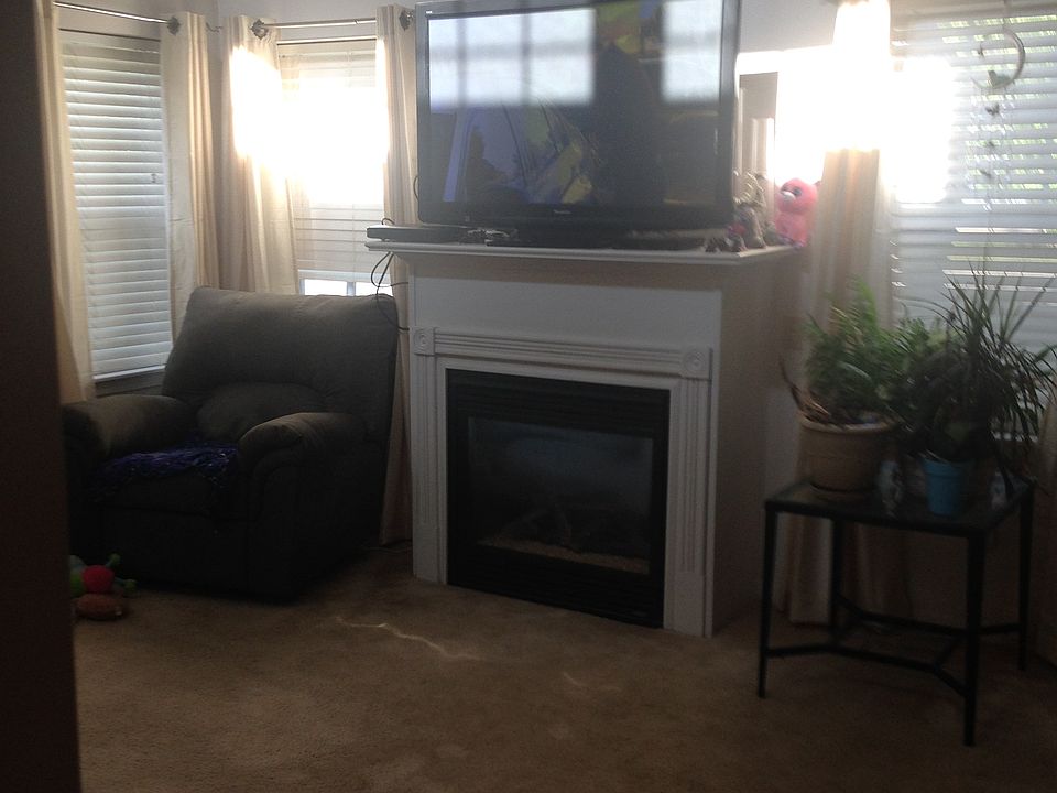 2nd image of 4974 Greenflower St