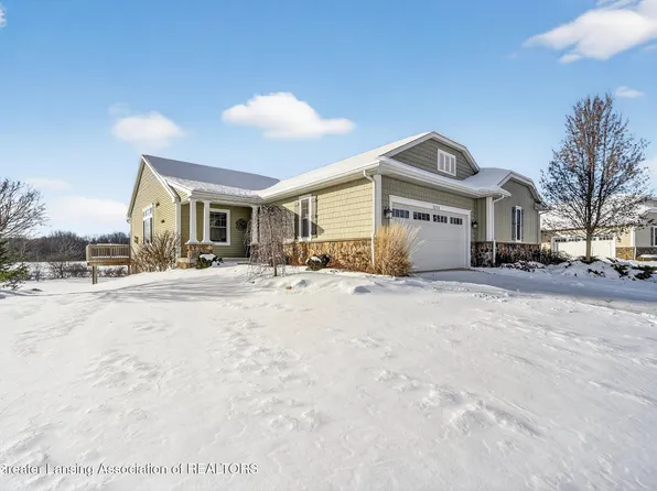 5272 Hawk Hollow Dr E, Bath, MI 48808