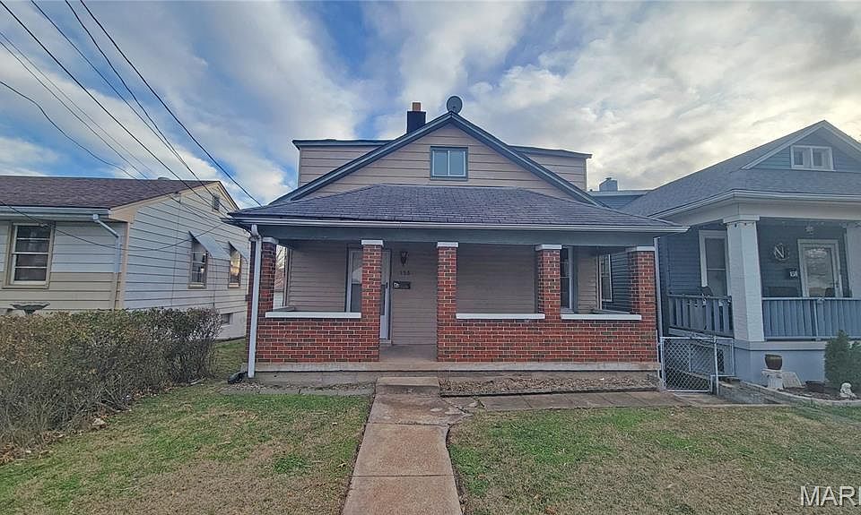 1st image of 156 W Holden Ave