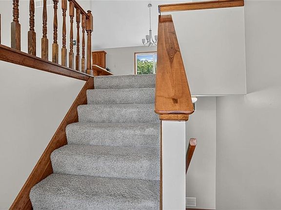 2nd image of 6405 N Amoret Ave