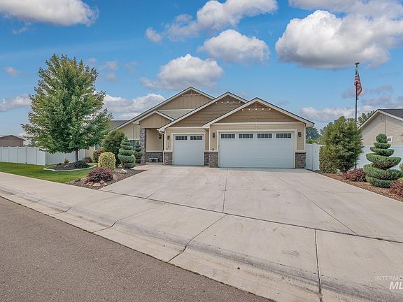 2nd image of 115 Grizzly Dr