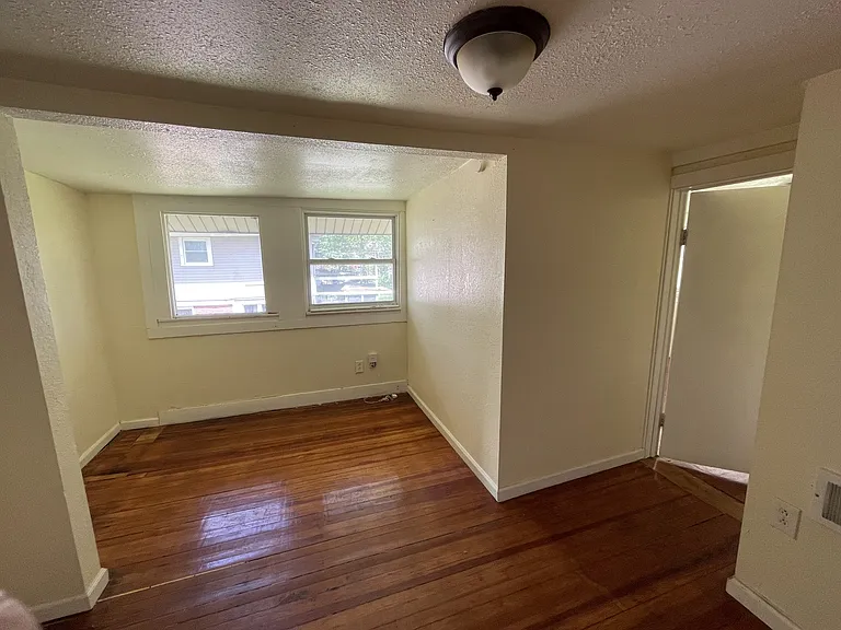 4415 Forest Ave — Photo 39