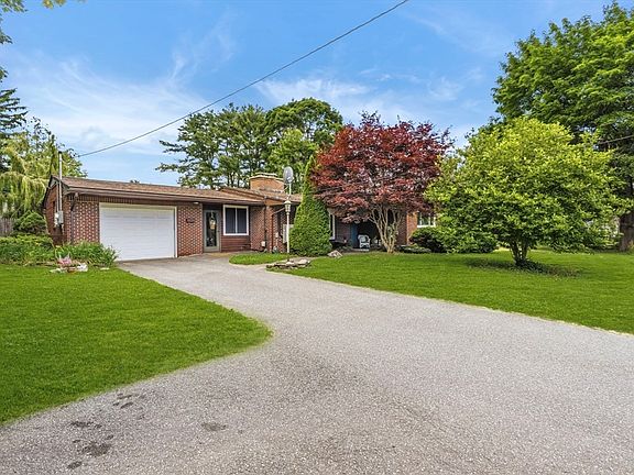 4th image of 6 Valley Ln