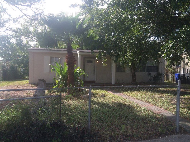 1st image of 1112 NW 11th Ct