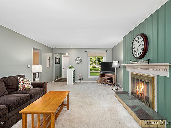 4th image of 2864 Chamberlain Ave SE