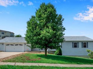 1021 Comiskey Ct, Warrenton, MO 63383