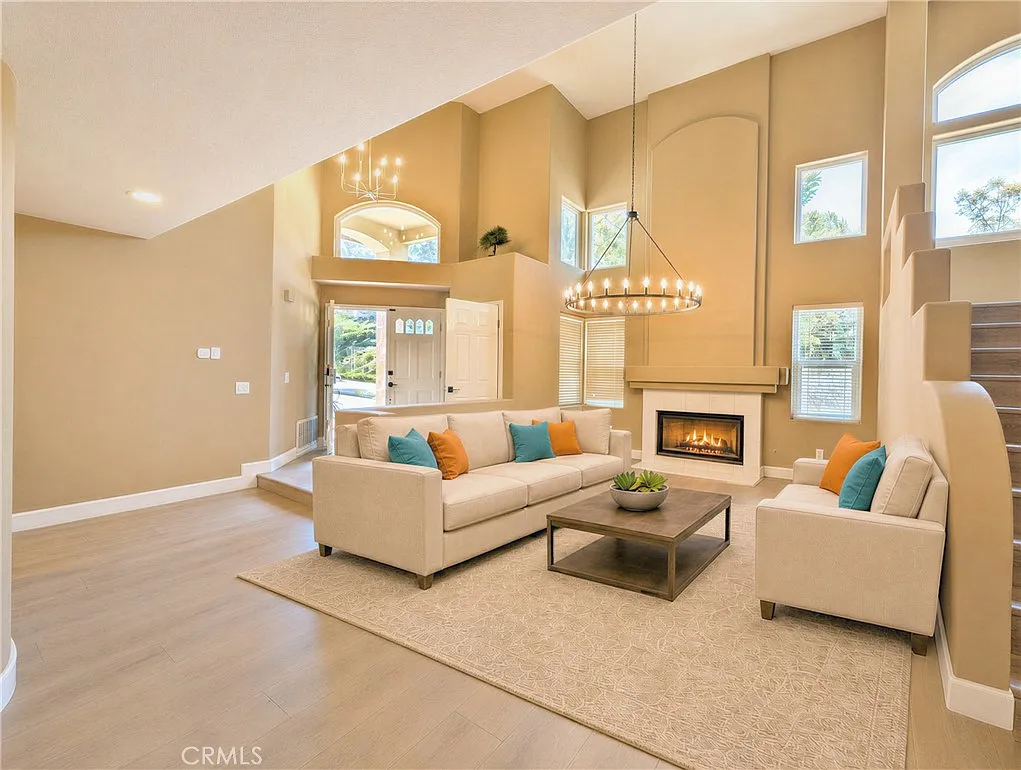 4 bed, 2.5 bath, 2503 sqft, $7,000 — Photo 4