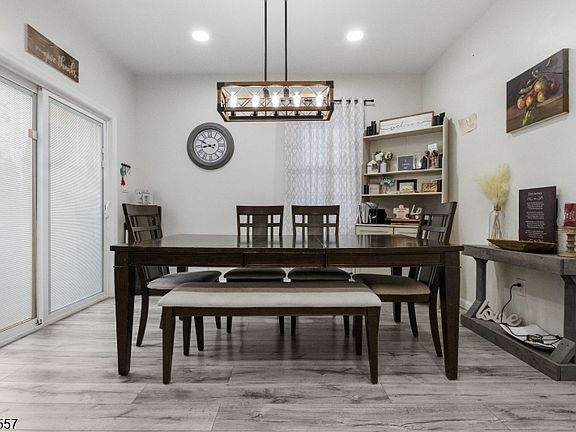 3rd image of 103 Rutherford Pl