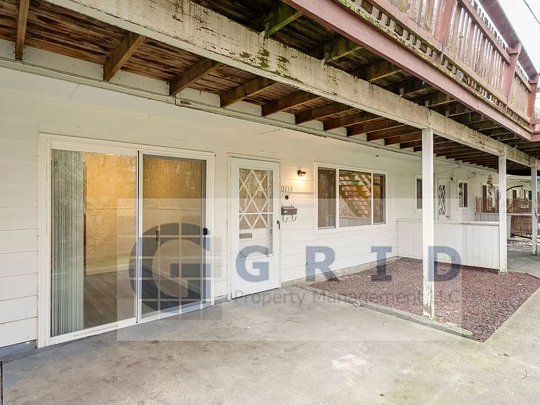 3213 SW Marigold St — Photo 5