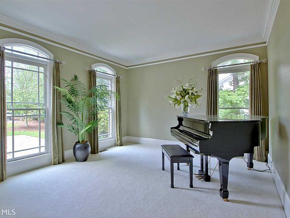 4th image of 212 Brookings Ln