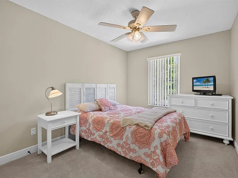 904 Assembly Ct — Photo 12