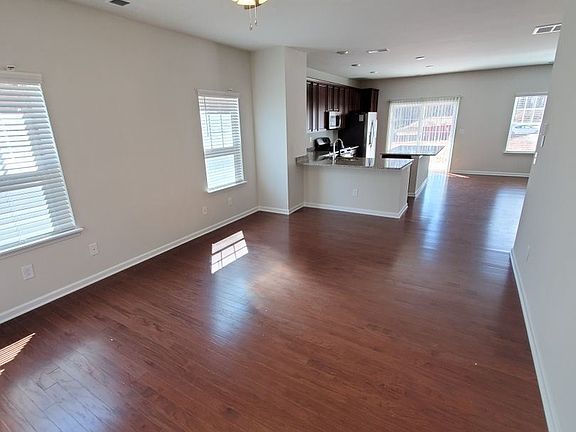 3rd image of 7427 Sienna Heights Pl