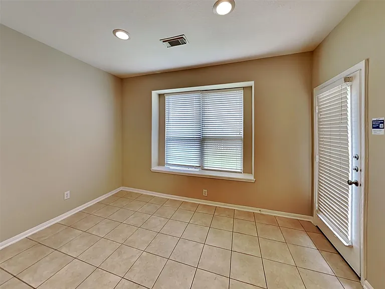 10923 Tattershall Ln — Photo 3