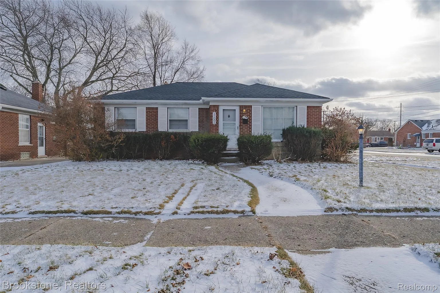17006 Juliana Ave photo 1