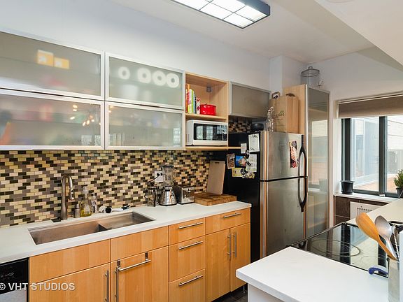 5th image of 5060 N Marine Dr APT B3