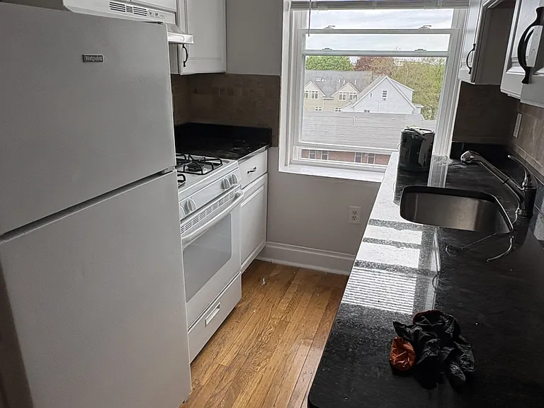 2 webster — Photo 9
