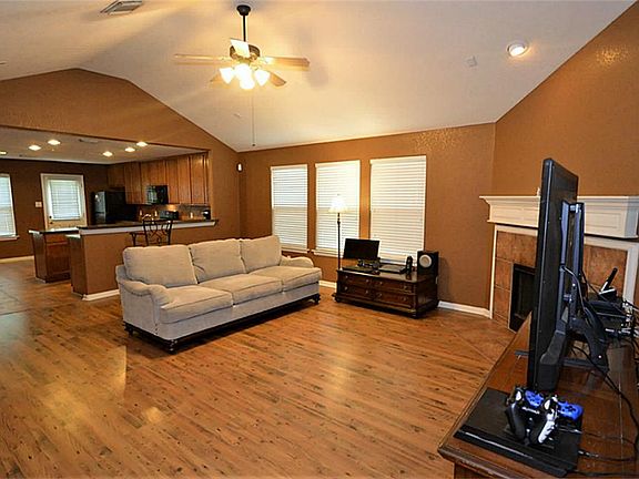 4th image of 21115 Gladys Yoakum Dr