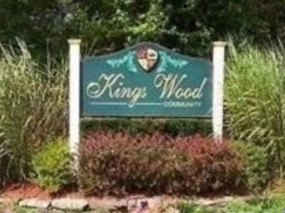 144 Church St APT 3C, Kings Park, NY, 11754