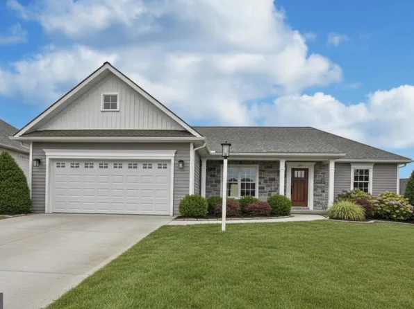 16 Rolling Meadow Rd, Lebanon, PA 17046