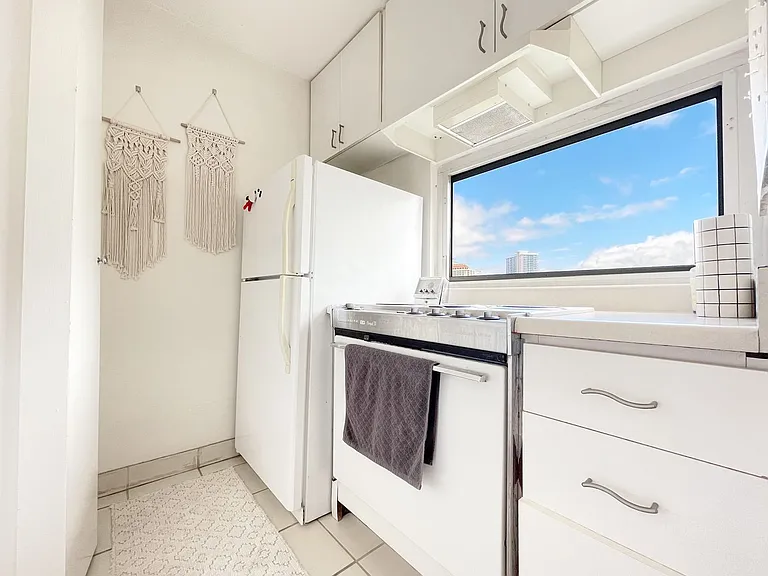 400 Hobron Ln #2306 — Photo 5