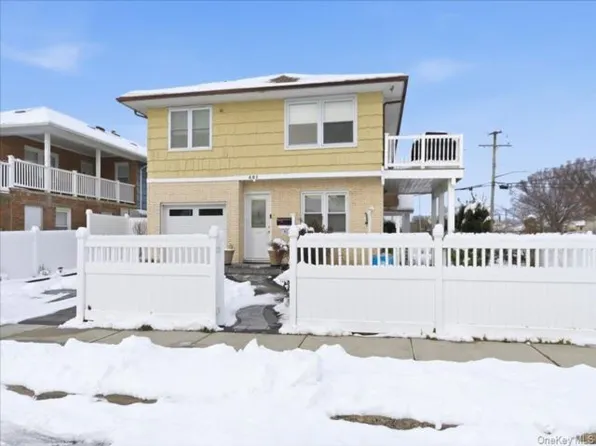 401 Walnut St, Long Beach, NY 11561