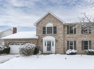 2265 Bloomfield Cir, Geneva, IL 60134